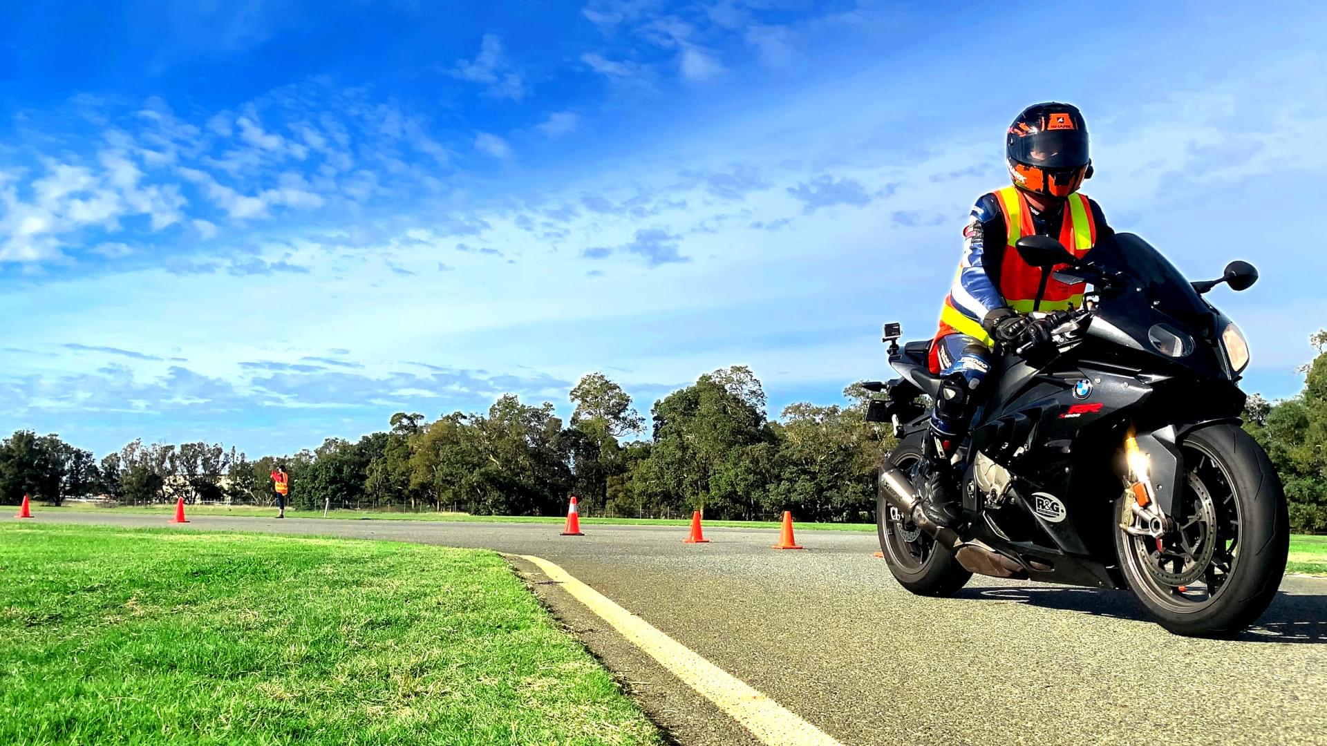 Motorcycle Trainer on BMW S1000RR